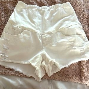 White maternity jean shorts size:6